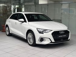 Weiß Gebraucht 2023 Audi A3 Sportback Advanced Limousine | 24.990 € (Guter Preis)