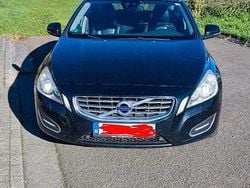 Schwarz Gebraucht 2011 Volvo V60 Summum Kombi | 4.800 € (Superpreis)