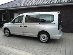 Silber Gebraucht 2024 Ford Tourneo Connect Van / Kleinbus | 28.980 € (Guter Preis)