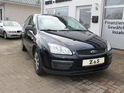 Blau Gebraucht 2006 Ford Focus Trend Limousine | 2.100 € (Fairer Preis)
