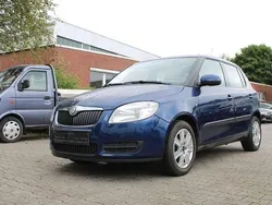 Blau Gebraucht 2009 Skoda Fabia Ambiente Limousine | 1.450 € (Guter Preis)