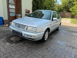 Silber Gebraucht 1998 VW Vento Limousine | 1.000 €