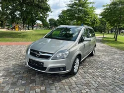 Gold Gebraucht 2005 Opel Zafira Edition Van / Kleinbus | 3.650 € (Fairer Preis)