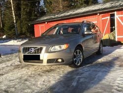Beige metallic Gebraucht 2010 Volvo V70 Kinetic Kombi | 11.000 € (Fairer Preis)