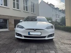 Weiß Gebraucht 2017 Tesla Model S Limousine | 28.000 €