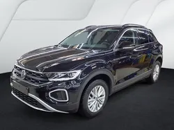 Schwarz Gebraucht 2024 VW T-Roc Life SUV | 23.425 € (Fairer Preis)