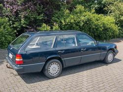 Blau Gebraucht 1992 Mercedes E250 Kombi | 5.500 €