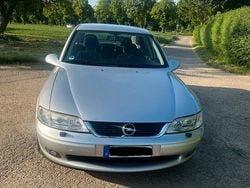 Silber Gebraucht 2001 Opel Vectra Limousine | 599 € (Guter Preis)