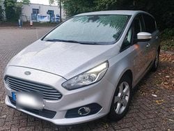 Silber Gebraucht 2015 Ford S-MAX Titanium Van / Kleinbus | 5.900 € (Superpreis)