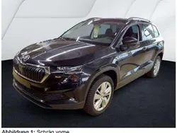 Black magic perleffekt Gebraucht 2024 Skoda Karoq Selection SUV | 29.450 € (Guter Preis)