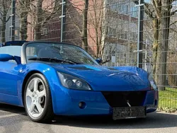 Blau Gebraucht 2002 Opel Speedster Cabrio | 26.990 €