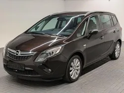 Braun (mahagonibraun met.) Gebraucht 2013 Opel Zafira Tourer Active Van / Kleinbus | 10.400 € (Etwas zu teuer)