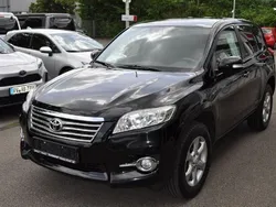 Onyxschwarz Gebraucht 2011 Toyota RAV4 Life SUV | 8.900 € (Fairer Preis)