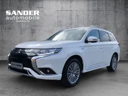 Weiß Gebraucht 2021 Mitsubishi Outlander P-HEV Spirit SUV | 23.500 € (Fairer Preis)