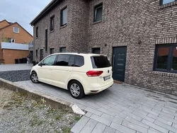 Gelb Gebraucht 2020 VW Touran Comfortline Van / Kleinbus | 8.299 €