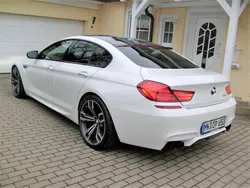 Weiß Gebraucht 2013 BMW M6 Sport Line Coupé | 41.900 €