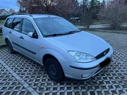 Silber Gebraucht 2003 Ford Focus Kombi | 500 € (Fairer Preis)