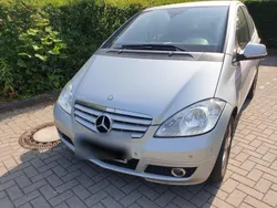 Silber Gebraucht 2012 Mercedes A180 Avantgarde Limousine | 3.600 €