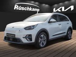 Weiss Gebraucht 2021 Kia e-Niro Spirit SUV | 24.980 €