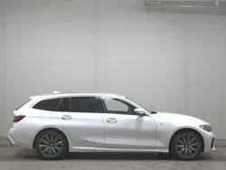 Weiss Gebraucht 2021 BMW 318 M Sport Kombi | 21.480 € (Guter Preis)