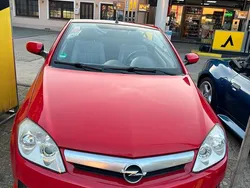 Rot Gebraucht 2009 Opel Tigra Limousine | 3.999 €