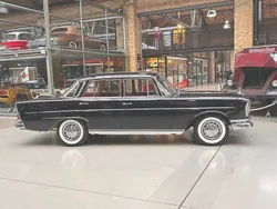 Mercedes 220