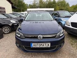 Blau Gebraucht 2013 VW Jetta Hybrid Highline Limousine | 7.499 €