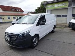 Weiß Gebraucht 2021 Mercedes Vito Van / Kleinbus | 15.900 €