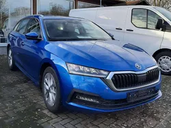 Raceblau metallic Gebraucht 2020 Skoda Octavia Kombi | 22.750 € (Etwas zu teuer)