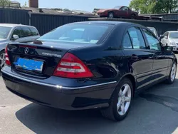 Blau Gebraucht 2006 Mercedes C200 Avantgarde Limousine | 5.900 € (Fairer Preis)