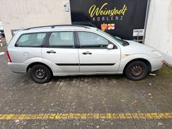 Silber Gebraucht 2001 Ford Focus Kombi | 869 € (Guter Preis)