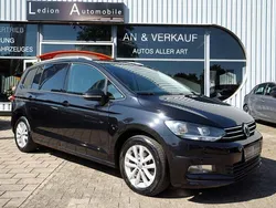 Schwarz Gebraucht 2017 VW Touran Comfortline Van / Kleinbus | 18.600 € (Teuer)
