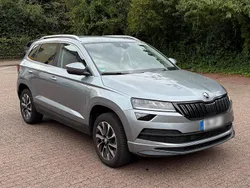 Grau Gebraucht 2020 Skoda Karoq Drive SUV | 26.000 € (Fairer Preis)