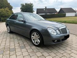 Grau Gebraucht 2008 Mercedes E200 Limousine | 5.200 € (Fairer Preis)