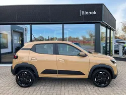 Beige Gebraucht 2024 Dacia Spring Extreme Kleinwagen | 18.435 € (Fairer Preis)