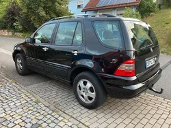 Schwarz Gebraucht 2005 Mercedes ML270 Edition SUV | 10.750 €
