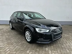 Schwarz Gebraucht 2016 Audi A3 Sportback g-tron Attraction Limousine | 10.900 €