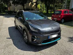 Grau Gebraucht 2020 Kia e-Niro Spirit SUV | 20.900 € (Fairer Preis)