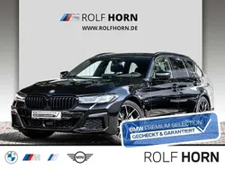 Saphirschwarz metallic Gebraucht 2022 BMW 530e M Sport Kombi | 37.370 € (Etwas zu teuer)