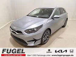 Lunar silber Neu 2025 Kia Ceed Style Limousine | 24.799 € (Fairer Preis)