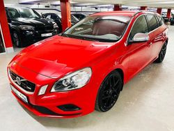 Rot Gebraucht 2011 Volvo V60 R-Design Kombi | 10.500 € (Etwas zu teuer)