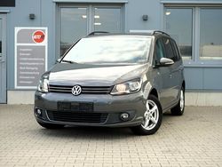 Grau Gebraucht 2012 VW Touran Comfortline Van / Kleinbus | 9.189 € (Fairer Preis)