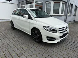 Weiß Gebraucht 2016 Mercedes B180 Style Van / Kleinbus | 10.900 € (Superpreis)