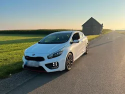 Weiß Gebraucht 2014 Kia Ceed 2 Coupé | 8.500 € (Guter Preis)