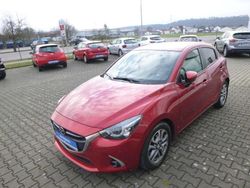 Rubinrot metallic Gebraucht 2017 Mazda 2 Kleinwagen | 15.490 € (Etwas zu teuer)