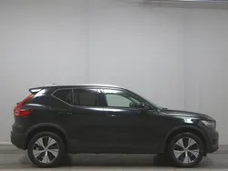 Black solid stone / solid Gebraucht 2020 Volvo XC40 Momentum SUV | 19.980 € (Guter Preis)