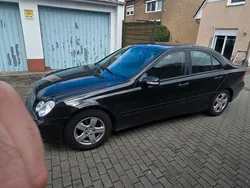 Schwarz Gebraucht 2006 Mercedes C200 Limousine | 4.000 € (Fairer Preis)