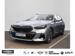 Oxidgrau ii Neu 2025 BMW 540 Comfort Edition Kombi | 84.770 € (Etwas zu teuer)