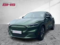 Eruption green (grün) Neu 2025 Ford Mustang Mach-E Basis SUV | 53.550 € (Etwas zu teuer)