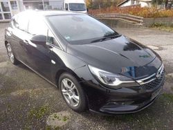 Black meet kettle Gebraucht 2017 Opel Astra Innovation Limousine | 14.000 € (Fairer Preis)